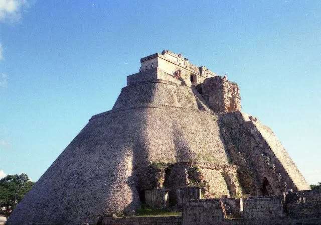 piramide adivino uxmal