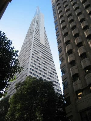 la Transamerica Pyramid