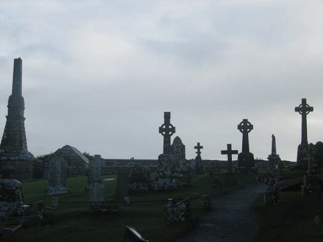  jardín-cementerio rock of cashel