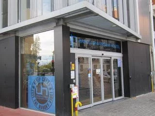 entrada albergue Urbany