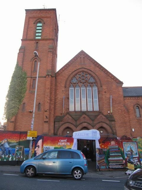 centro cívico Culturlann Mac Adam ó Fiaich.