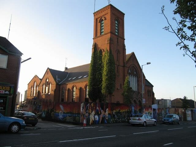 centro cívico Culturlann Mac Adam ó Fiaich.