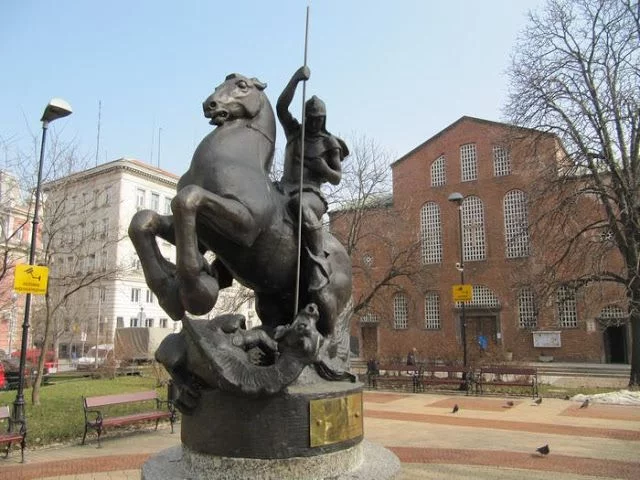 estatua de San Jorge, patrón de Bulgaria.
