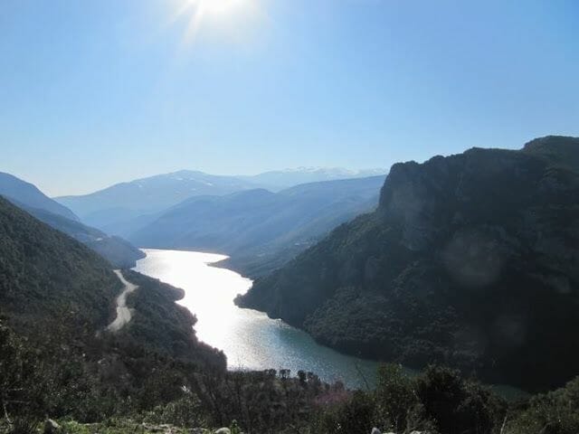 Vistas rio en Salónica