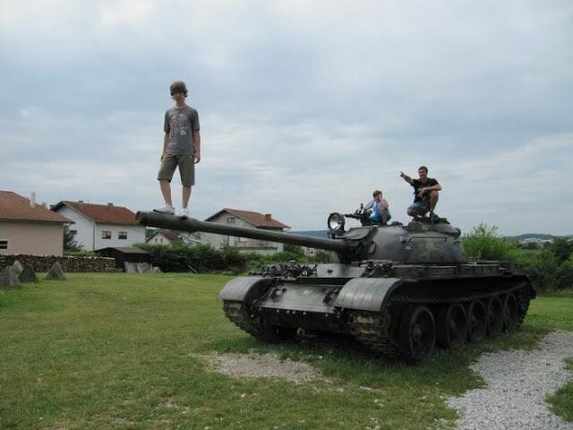 tanque T-55, tanque cañón de 100mm, blindado para 4 soldados, tanque de la URSS