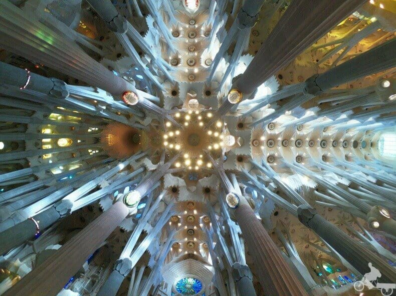bóveda - interior sagrada familia