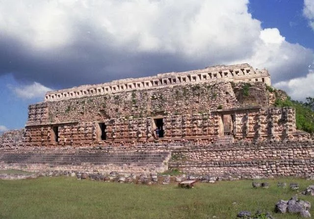 Ruinas de Kabah en la Ruta Puuc