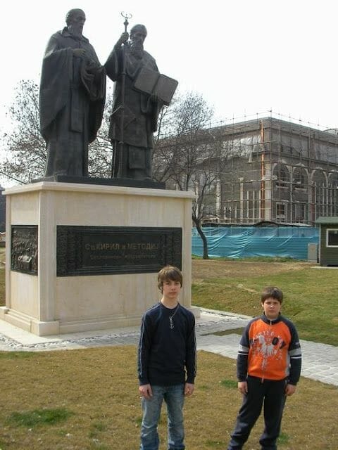 estatua de San Clemente y San Naum