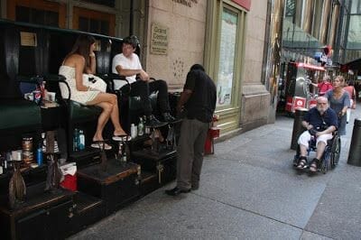 limpiabotas en la calle 42 de Nueva York
