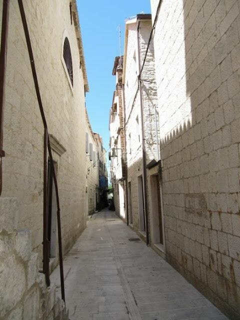 calles Trogir
