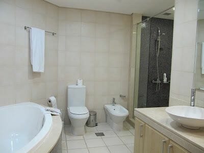 Baño apartamento Dubai Palmera Jumeirah