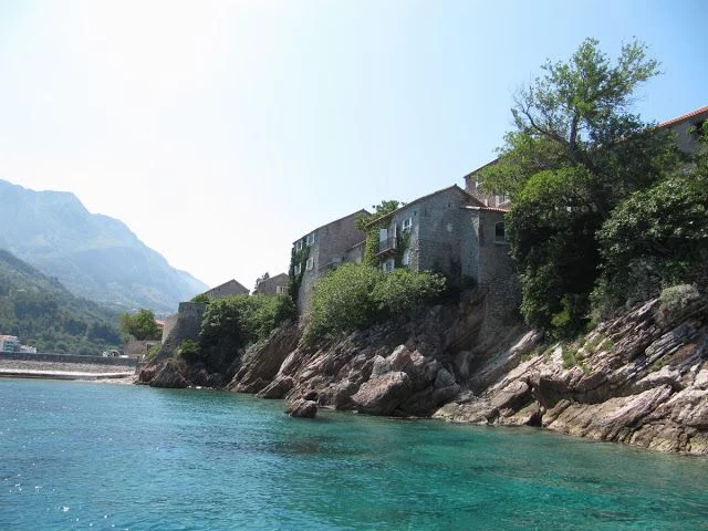 Sveti Stefan desde el agua