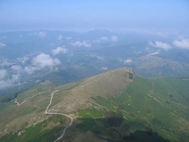 CUMBRE DE LARRÚN, ENTRE FRANCIA Y ESPAÑA