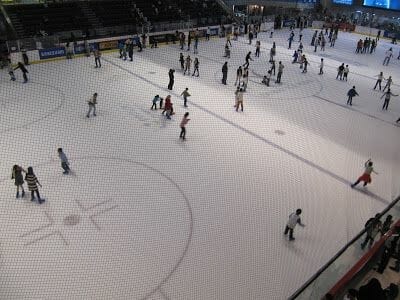pista de hielo del Dubai mall pista hielo indoor, patinar sobre hielo indoor, dubai ice ring