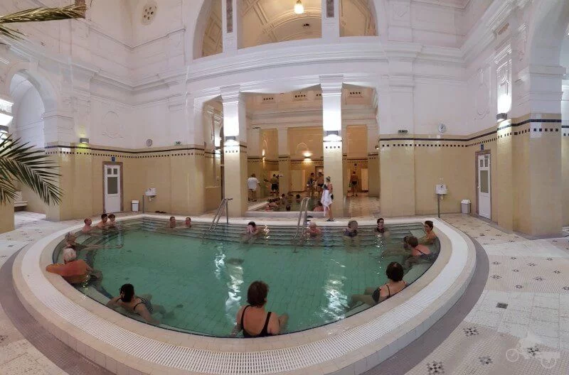 interior balneario szechenyi