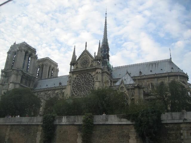 Paseo en Batobus por el Sena, Notre-Dame