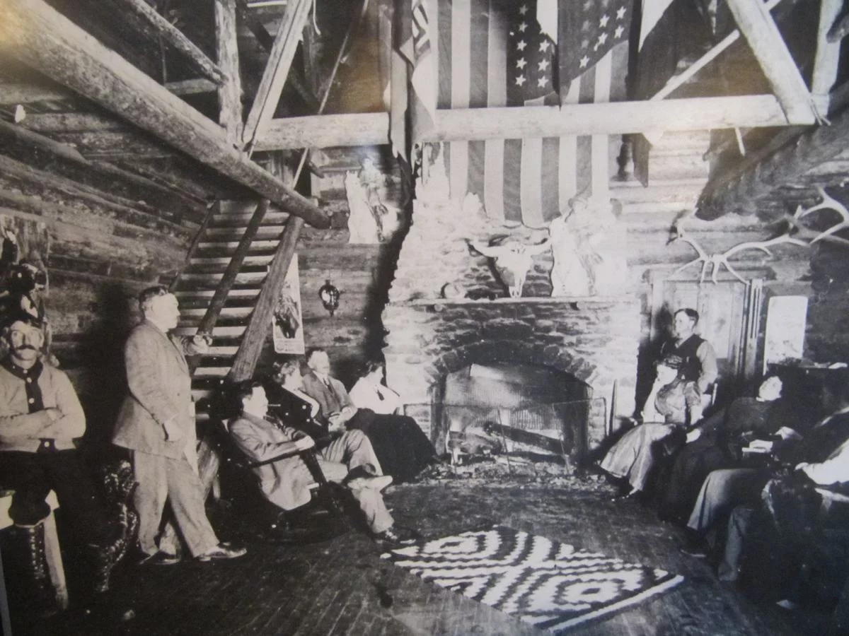 Buffalo Bill hotel, Pahaska tepee, alojamiento en Yellowstone
