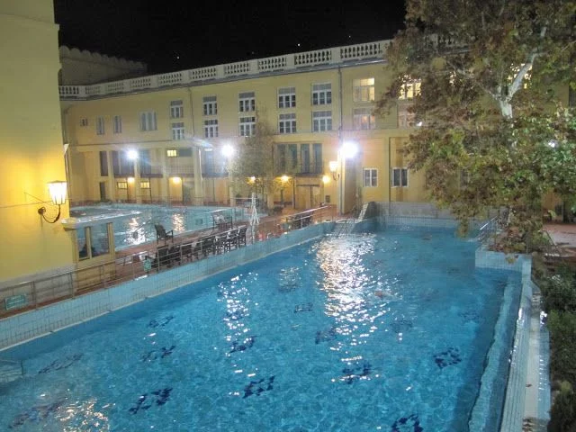 piscina para nadar baños termales Budapest