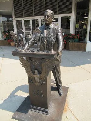 Franklin D. Roosevelt
estatua de rapid City
