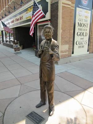 Bill Clinton
estatua de rapid City