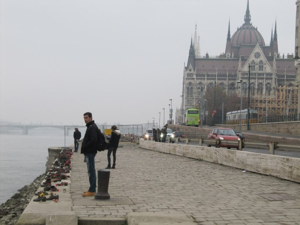 monumento a los zapatos