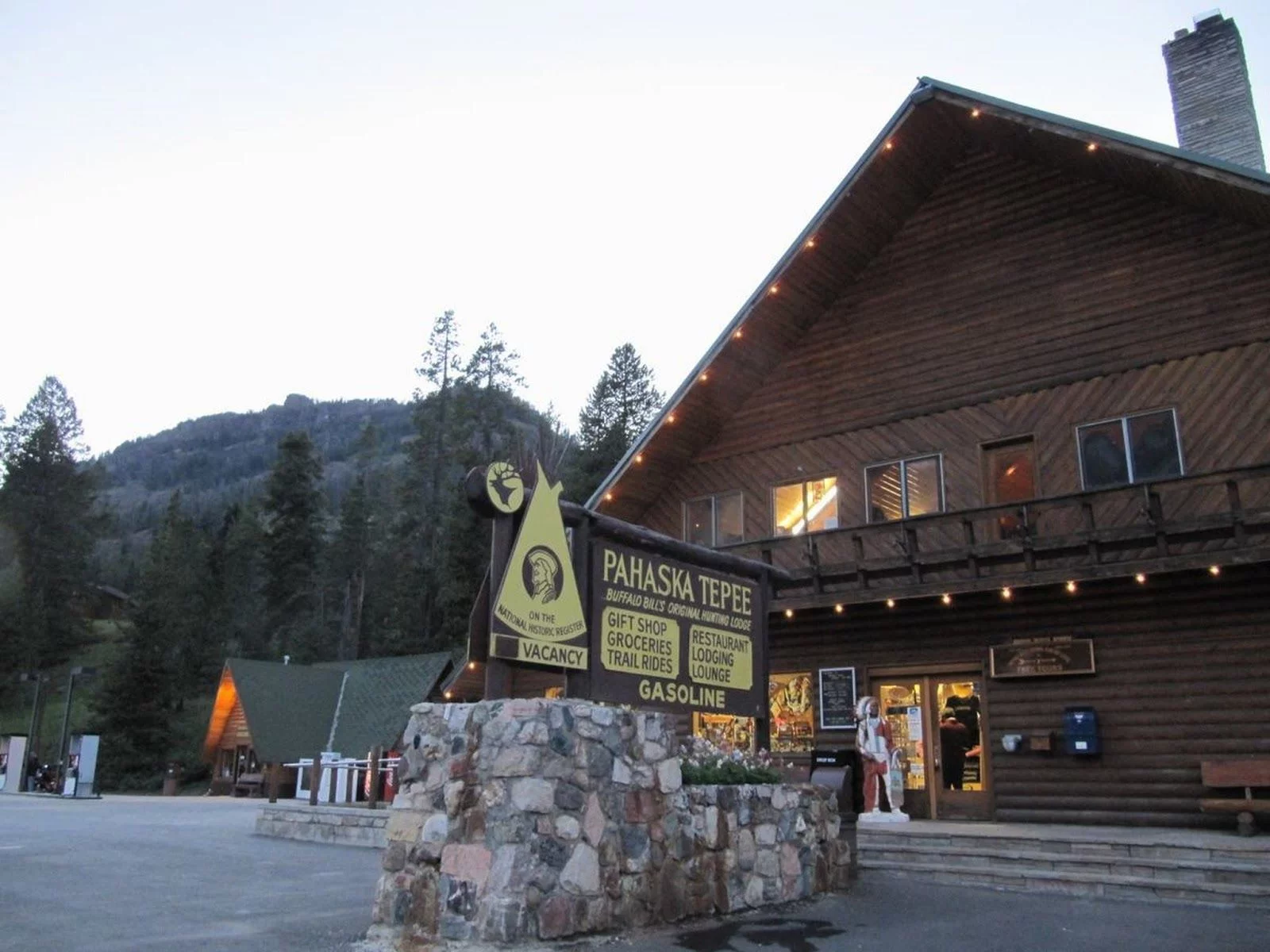 Buffalo Bill hotel, Pahaska tepee, alojamiento en Yellowstone