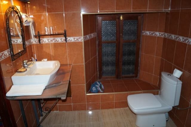 hotel kasbah de Tomboctou en Tinghir baño