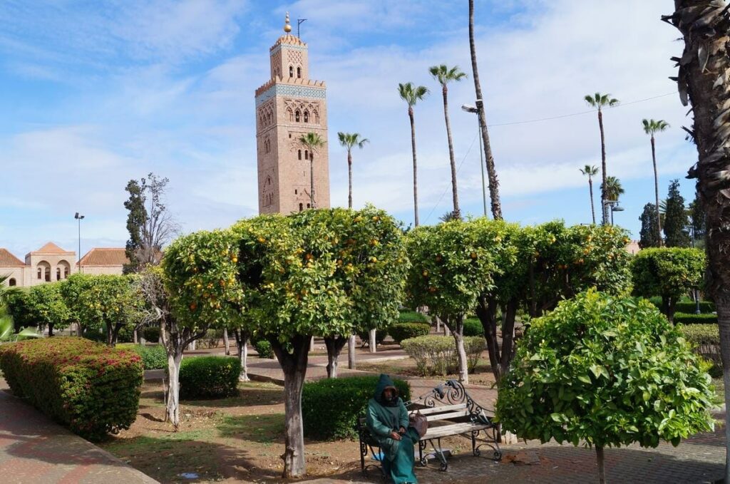 parque de la mezquita koutobia mezquita koutobia, plaza Djemaa el Fna