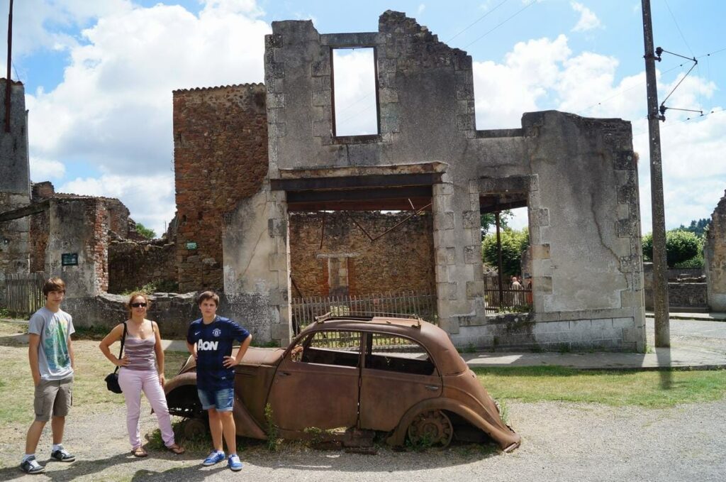 coche abandonado de Oradour sur glane 