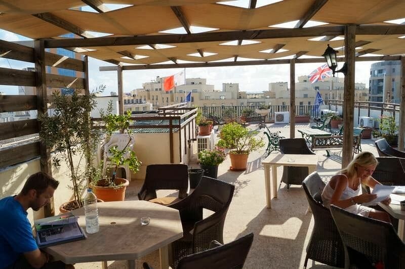 estudiar ingles en Malta, escuela Elanguest ingles Malta, escuelas de ingles en san julian