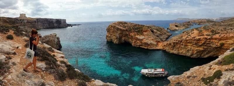 bordeando isla comino