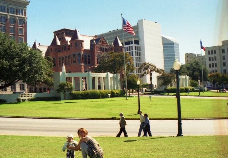 plaza dealey, lugar que mataron a Kennedy, asesinato de kennedy