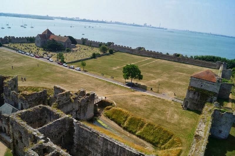 vistas desde el torreón del castillo de Porchester