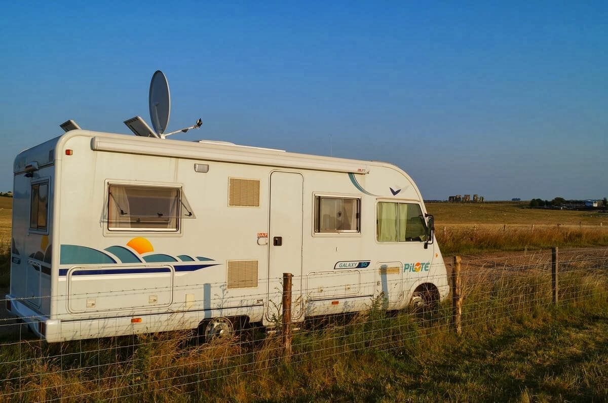 autocaravana en stonehenge
