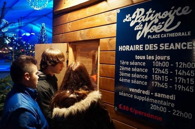 patinar sobre hielo en Lieja en navidad