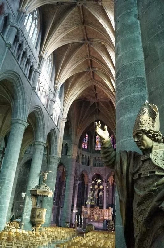 la Collégiale Notre-Dame o Colegiata de Dinant