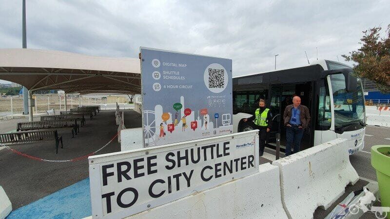 parada de la lanzadera gratuita del puerto de Marsella