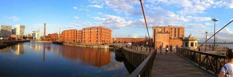  Albert Dock liverpool