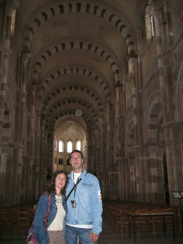 santa Magdalena Vezelay interior basílica
