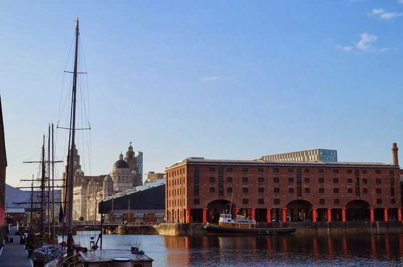 Albert Dock liverpool