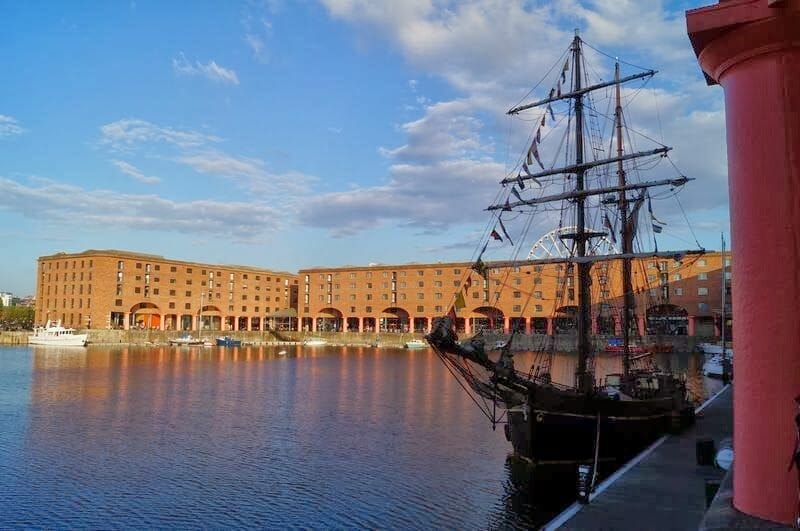 Albert Dock liverpool