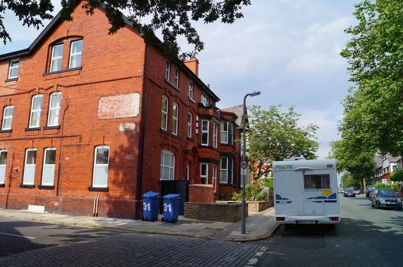 aparcamiento en Penny Lane penny lane aparcar autocaravana