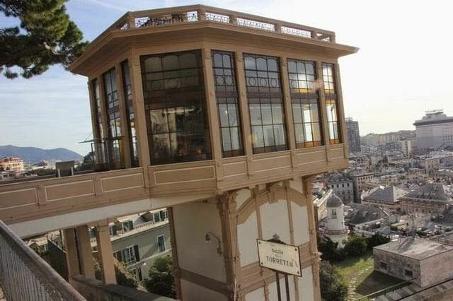 ascensor colina de la Spianata di Castelletto