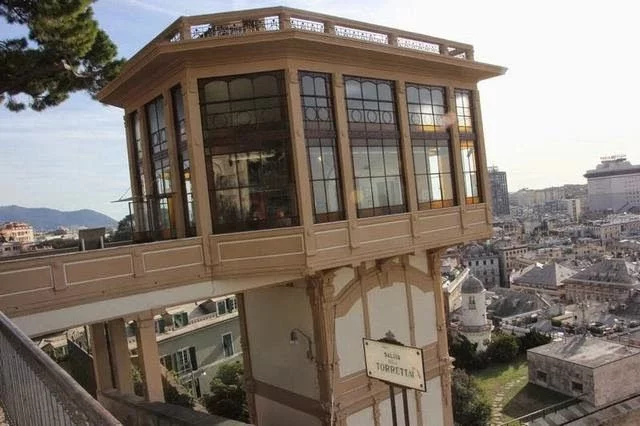 ascensor colina de la Spianata di Castelletto