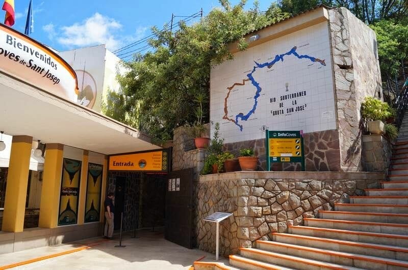 entrada de las grutas de San José
