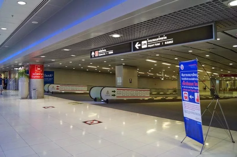 linea roja Airport rail link 