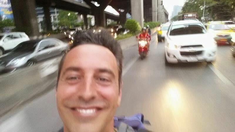 auto stop en moto bangkok