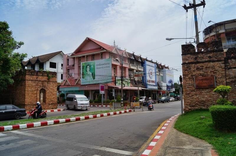 fuera de los muros de la ciudad vieja