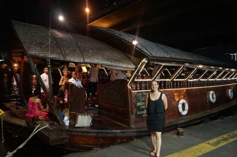 Cenando en crucero por el rio Chao Phraya
