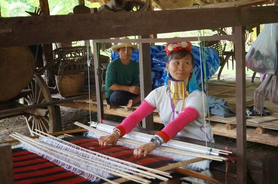 Mujeres Jirafa